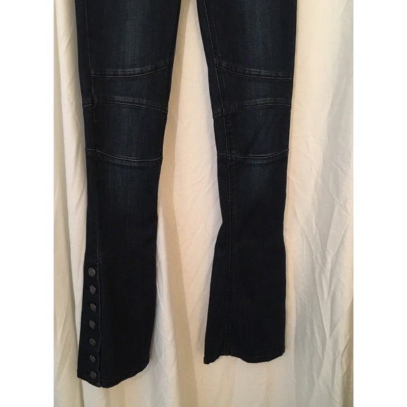 FREE PEOPLE flare jeans - Picture 3 of 4